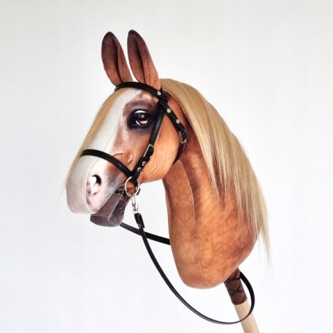Realistyczny hobby horse, konik na patyku, koń brązowy z białą plamką A4 Realistyczny hobby horse, konik na patyku, koń brązowy z białą plamką A4