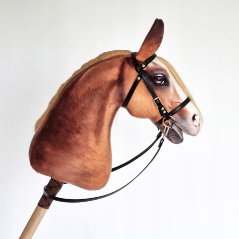 Realistyczny hobby horse, konik na patyku, koń brązowy z białą plamką A4 Realistyczny hobby horse, konik na patyku, koń brązowy z białą plamką A4