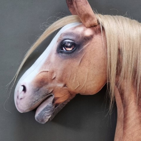 Realistyczny hobby horse, konik na patyku, koń brązowy z białą plamką A4 Realistyczny hobby horse, konik na patyku, koń brązowy z białą plamką A4