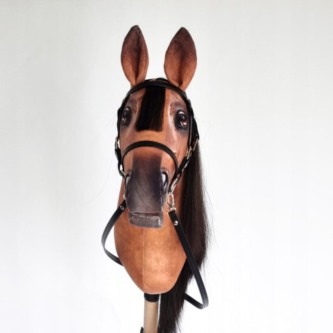 Realistyczny hobby horse, konik na patyku, koń kasztan z czarną grzywą A4 Realistyczny hobby horse, konik na patyku, koń kasztan z czarną grzywą A4