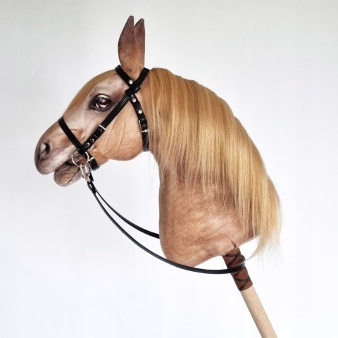 Realistyczny hobby horse, konik na patyku, koń palomino / izabelowaty A4