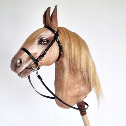 Realistyczny hobby horse, konik na patyku, koń palomino / izabelowaty A4