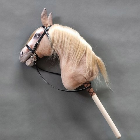 Realistyczny hobby horse, konik na patyku, koń palomino / izabelowaty A4